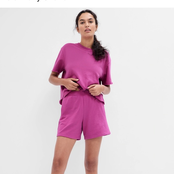 NWT GAP 5.5" Terry Shorts Color: New Fuchsia Purple - Picture 2 of 6